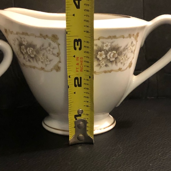 Happy Home Elegance fine China cream and sugar set in good condition - Picture 7 of 13